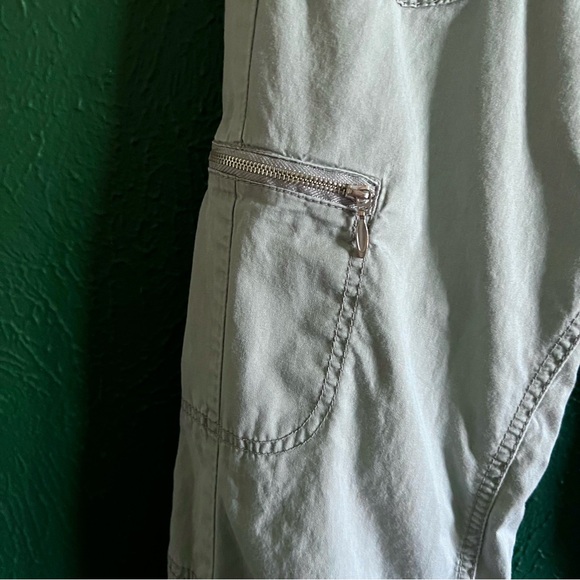 Y2K Grey Cargo Capris - Picture 3 of 7